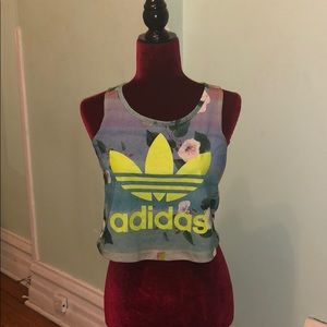 🌸ADIDAS FLORAL CROPTOP